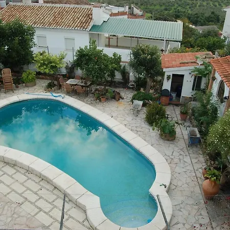 Bed and breakfast Casa Proyecto Pepe Bravo - Arte De Manos Y Corazón Alozaina