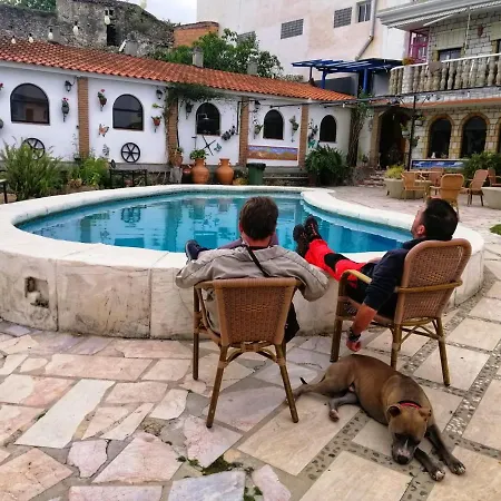 Casa Proyecto Pepe Bravo - Arte De Manos Y Corazón Bed and breakfast *