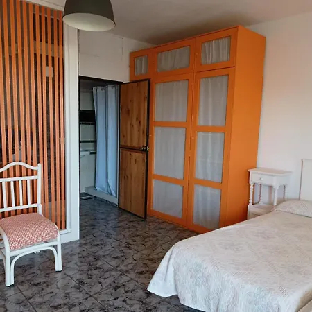 Casa Proyecto Pepe Bravo Bed & Breakfast Alozaina